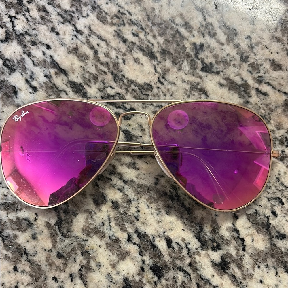 Ray-Ban Aviator Sunglasses with pink/purple hologram lenses